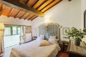 3 chambres, fer et planche à repasser, accès Internet, draps fournis