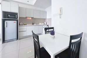 Suite estudio | Servicio de comidas en la habitación