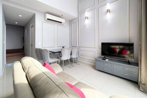 Family Duplex, City View | Living area