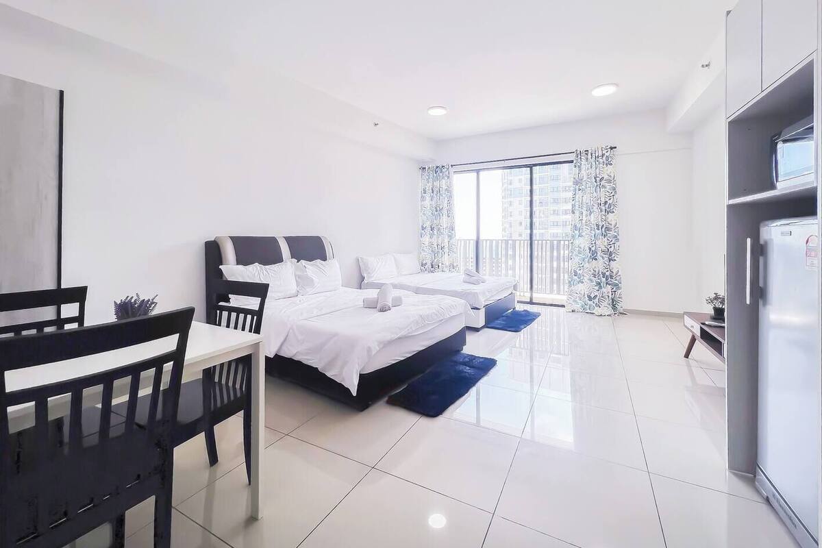 Studio Suite | Iron/ironing board, free WiFi