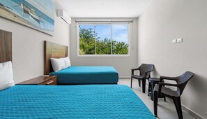 3 habitaciones, tabla de planchar con plancha, wifi y ropa de cama 
