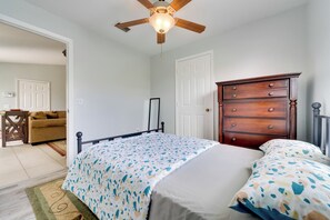 3 bedrooms, iron/ironing board, Internet, bed sheets - Fenced Yard & Game Room: Family Home in Kissimmee! (Kissimmee)