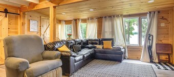 Glamping Getaway at Lake Carmi Cabin!