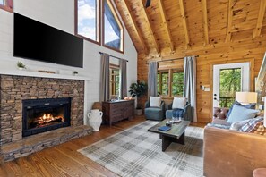 Televisie en een open haard