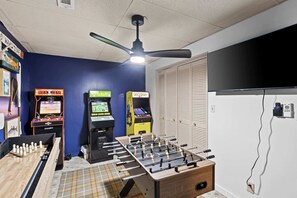 غرفة الألعاب