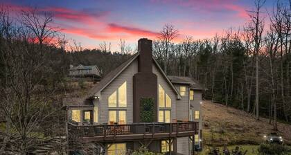 6 Br Sleeps 16 - Game Room - Hot Tub - Firepit