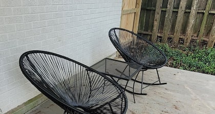 Mid City Modern, Good Vibes in BRLA