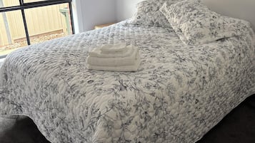 3 bedrooms, WiFi, bed sheets