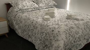 3 bedrooms, WiFi, bed sheets