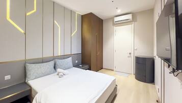 Luxury Apartment | Iron/ironing board, free WiFi