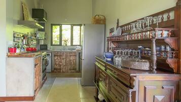 Tree Fern Cottage | Free WiFi
