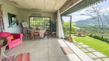 Tree Fern Cottage | Free WiFi