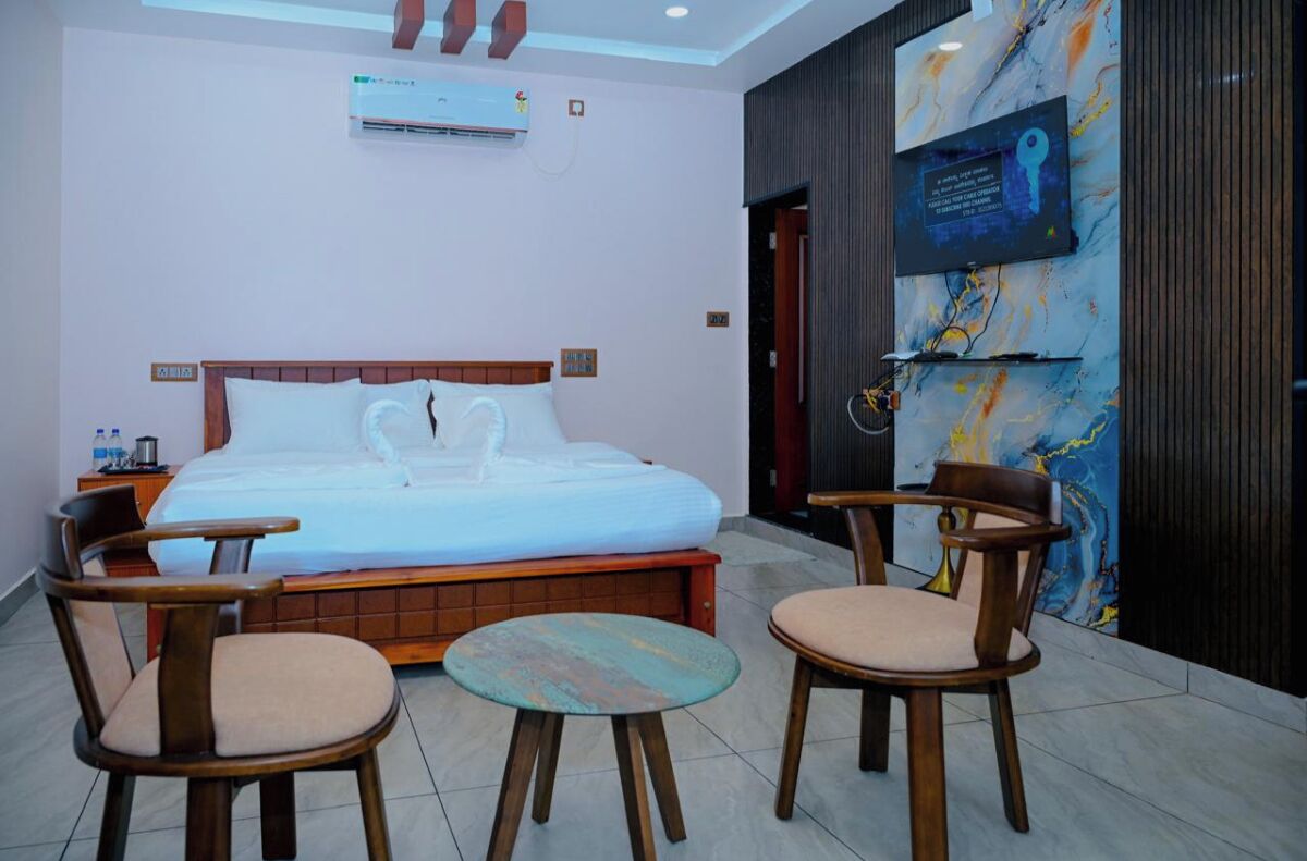 Sea View Room | Desk, laptop workspace, free WiFi