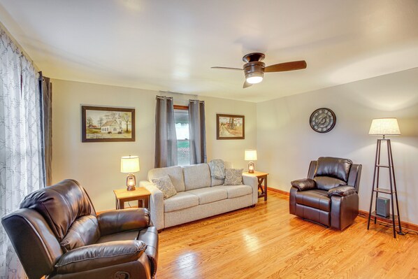 House (2 Bedrooms) | Interior