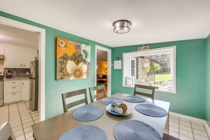 Interior - < 1 Mi to Lake: Secluded Ore City Getaway (Ore City)