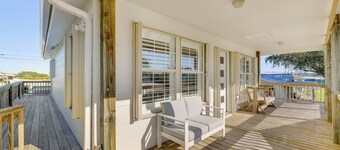 2 Mi to Beach + Fishing Pier: Gulf Coast Retreat