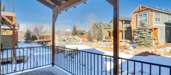 4 Mi to Granby Ranch: Cabin w/ Hot Tub Access!