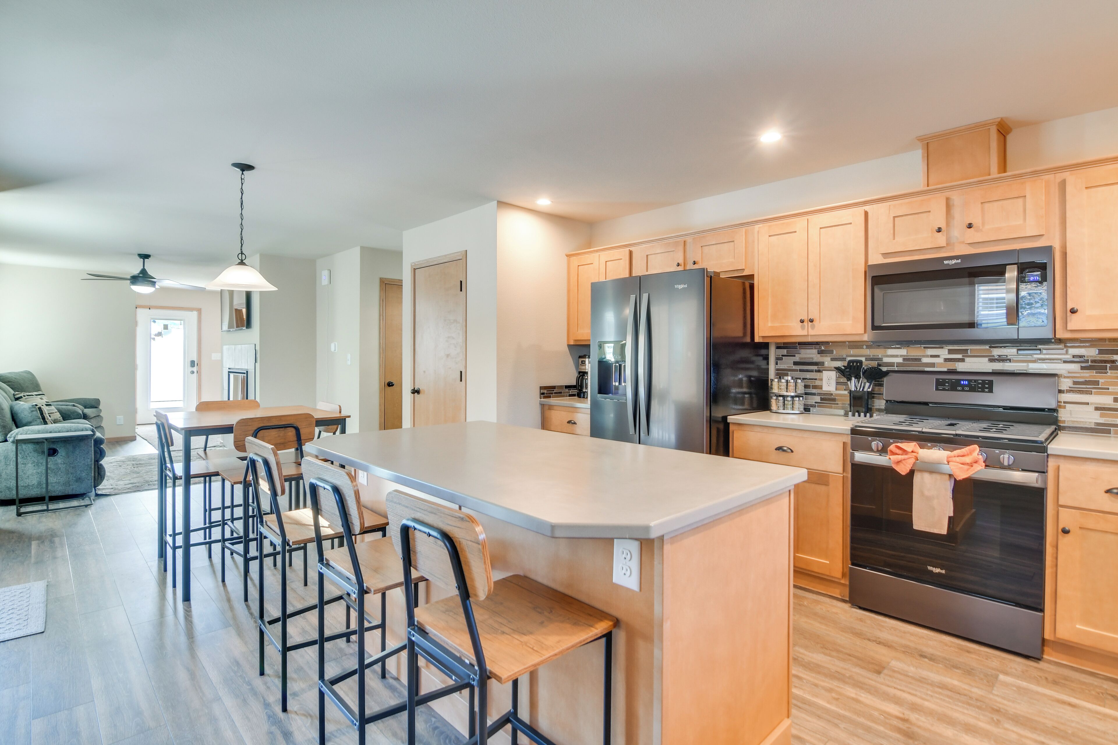 House (3 Bedrooms) | Interior