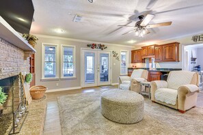 House (3 Bedrooms) | Interior