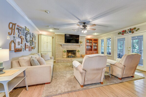 House (3 Bedrooms) | Front of property - Spacious Home w/ Hot Tub in Fort Walton Beach! (Fort Walton Beach)