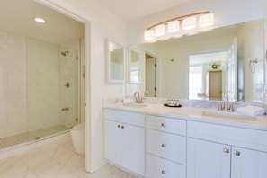 Apartment (2 Bedrooms) | Interior - Navarre Condo w/ Beach Access & Ocean Views! (Navarre)