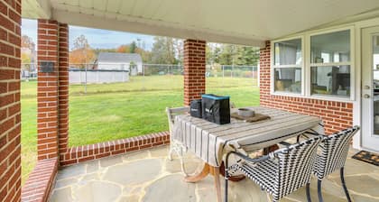 Home w/ Game Room & Large Yard in Parkville