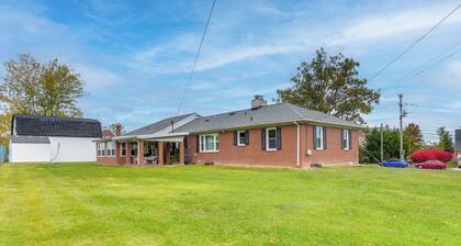 Home w/ Game Room & Large Yard in Parkville