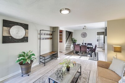 8 Mi to Dtwn: Cleveland Family Home