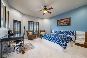 3 bedrooms, desk, iron/ironing board, free WiFi