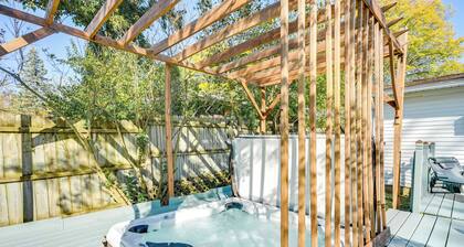 Sand Lake Retreat: Canal Access & Large Yard!