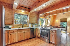 House (2 Bedrooms) | Interior