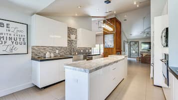 Rumah (4 Bedrooms) | Interior