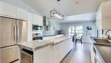 Rumah (4 Bedrooms) | Interior