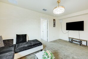 Interior - New Braunfels Home < 5 Mi to Dtwn, River & More! (New Braunfels)