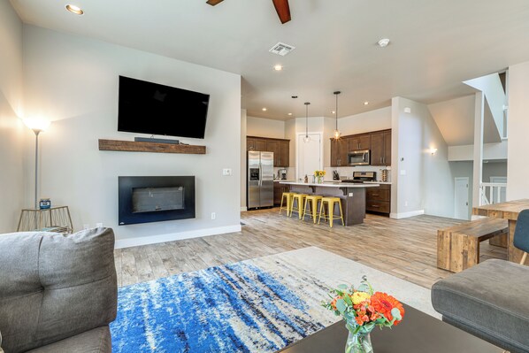 Interior - Flagstaff Abode w/ Patio & Grill: 1 Mi to NAU (Flagstaff)