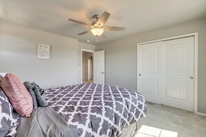 Interior - Colorado Springs Home Near Dtwn, Great for Groups! (Colorado Springs)