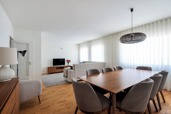 Apartment (3 Bedrooms) | Interior - Acm021 Bombarda Homes, Spacious 3BR for Families (Porto)