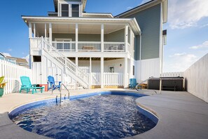 Pool - Ocean side 7 min Pool Heat walk2beach,6BR,Pool,HotTub,Foosball Pet Friendly (Corolla)