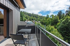 Outdoor dining - Apartment 'Buche' with Balcony and Wi-Fi (Sankt Blasien)