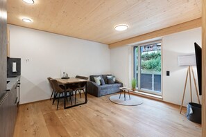 TV - Apartment 'Fichte' with Balcony and Wi-Fi (Sankt Blasien)