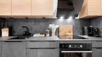 Kühlschrank, Ofen, Herdplatte, Geschirrspüler