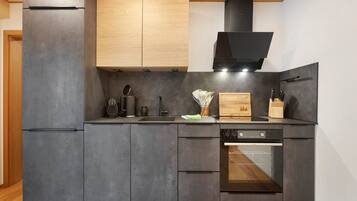 Réfrigérateur, four, plaque de cuisson, lave-vaisselle