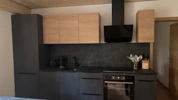 Kühlschrank, Ofen, Herdplatte, Geschirrspüler