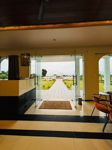 Hotel Sanwariya Family & Restaurant