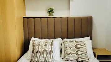 1 habitación, tabla de planchar con plancha, internet y ropa de cama