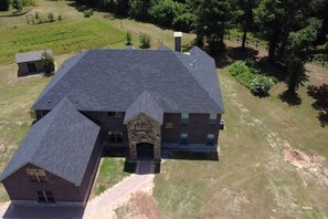 Unclassified image, 3 of 37, button