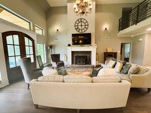 TV, fireplace