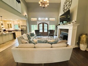 Télévision, cheminée