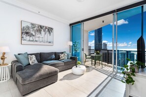 TV - `Skyline Oasis` by Inn Paradise (Surfers Paradise)