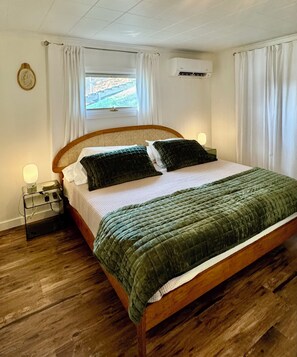 2 bedrooms, iron/ironing board, travel crib, free WiFi